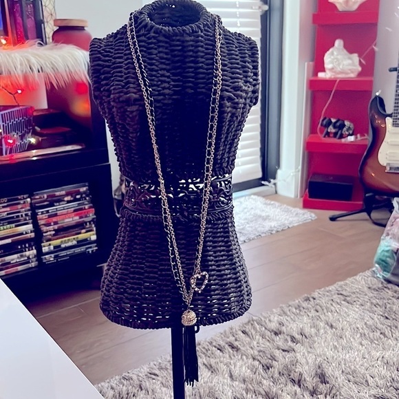 Beautiful Layered Gold & Black Tassel Necklace with Crystal Accent! Pretty!🤩🛍️ - Picture 4 of 4